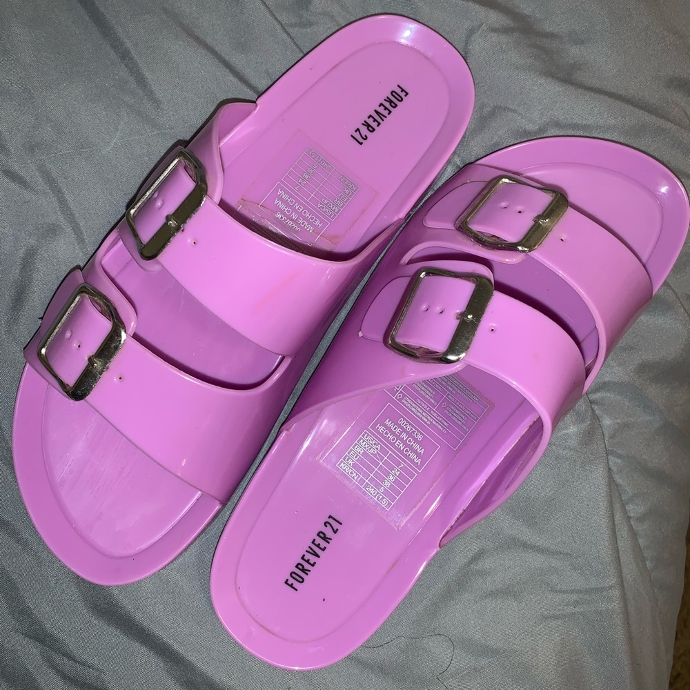 Forever 21 slides